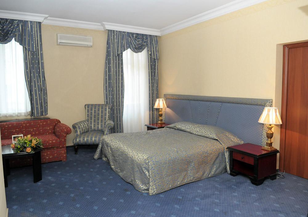 Hotel Ambassador Almaty Exterior foto