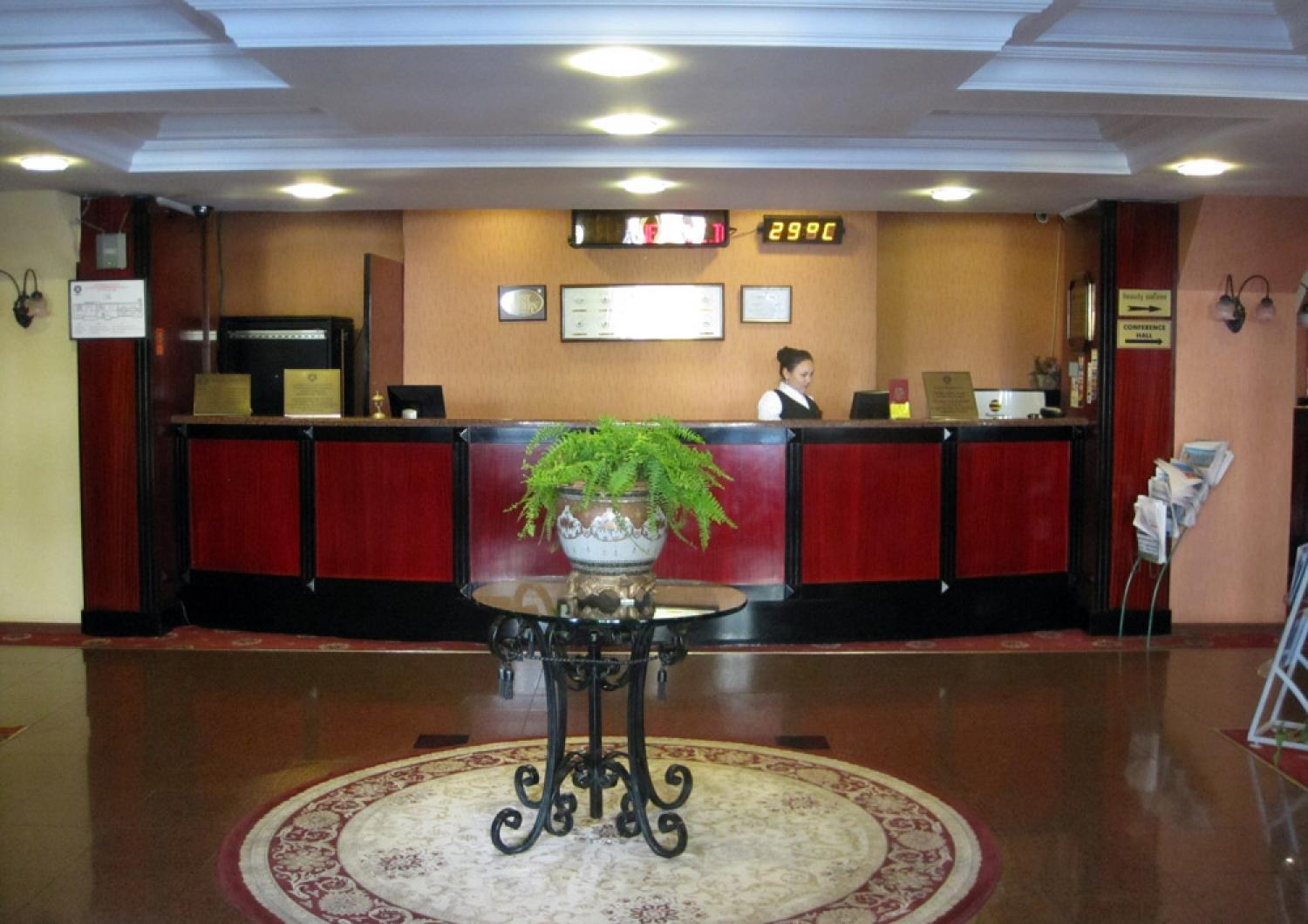 Hotel Ambassador Almaty Exterior foto