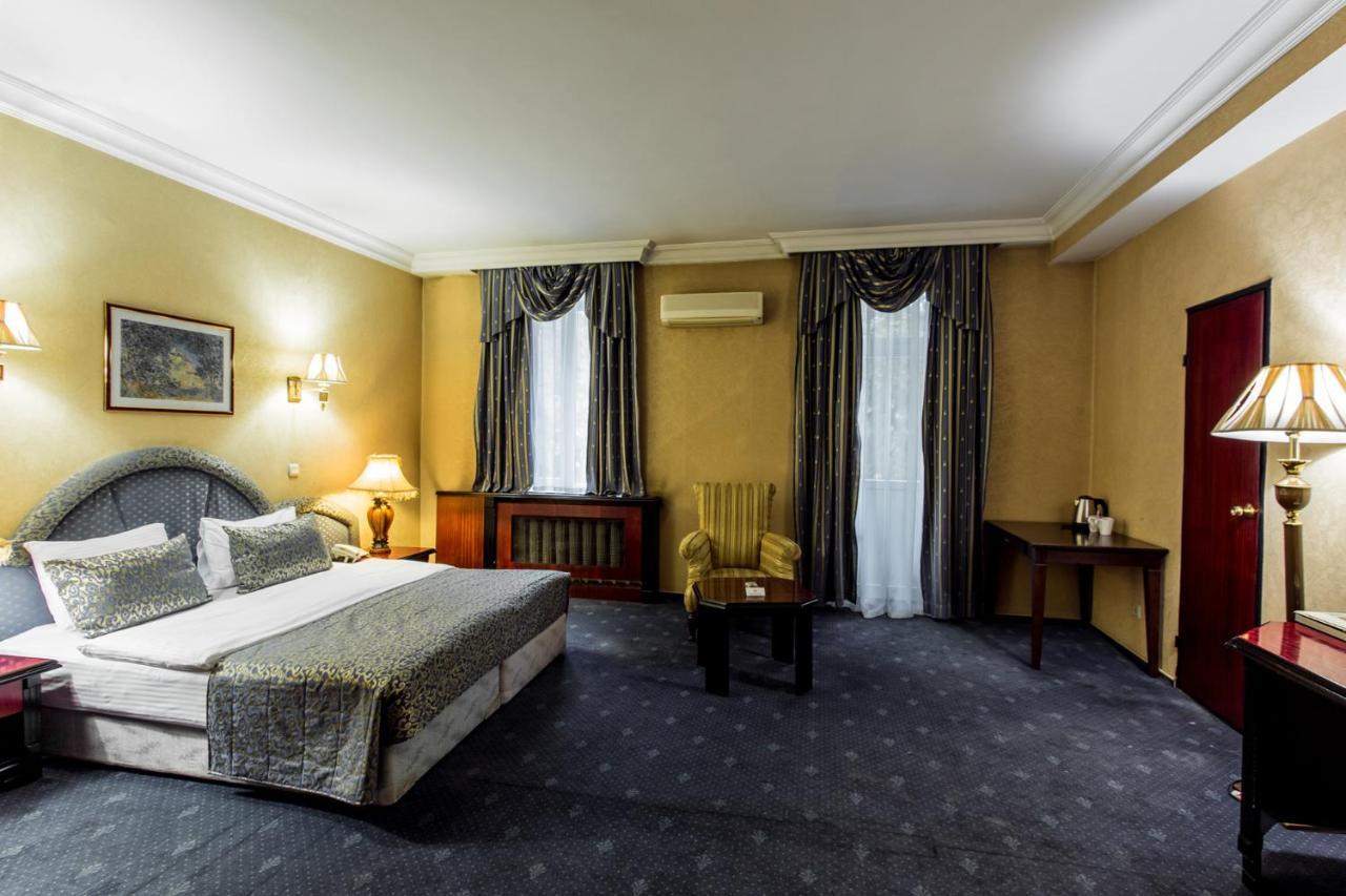 Hotel Ambassador Almaty Exterior foto